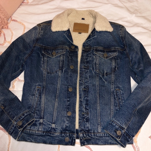 American Eagle Outfitters Blue Jean Jacket with Cream Sherpa Lining - Picture 1 of 2